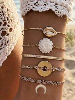 Ladies Flower Shell Moon Dangle Bracelet